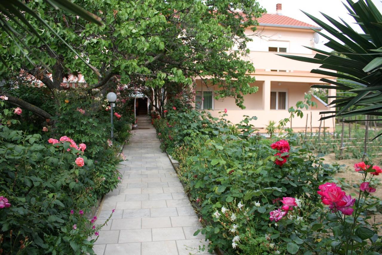 Apartments With A Parking Space Palit, Rab - 5028 Exterior foto
